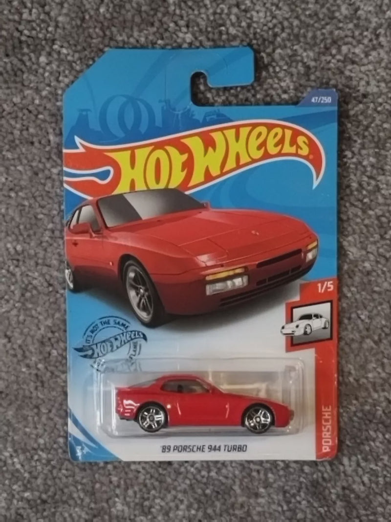 2020 Hot Wheels '89 PORSCHE 944 TURBO . HW PORSCHE 1/5 - 47/250 (GHB54)