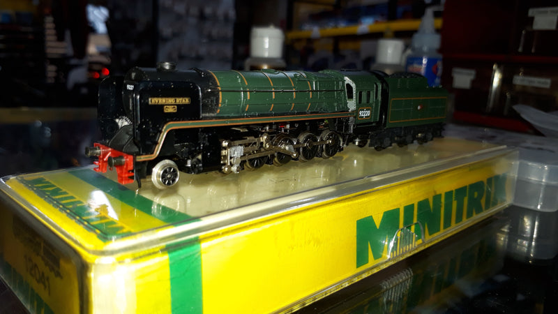 Minitrix N Gauge Evening Star 9F Locomotive No.92220, Green (12041)